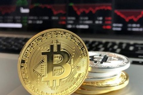 华尔街分析师高呼：在明年达到2万美元之前，赶紧买入比特币！